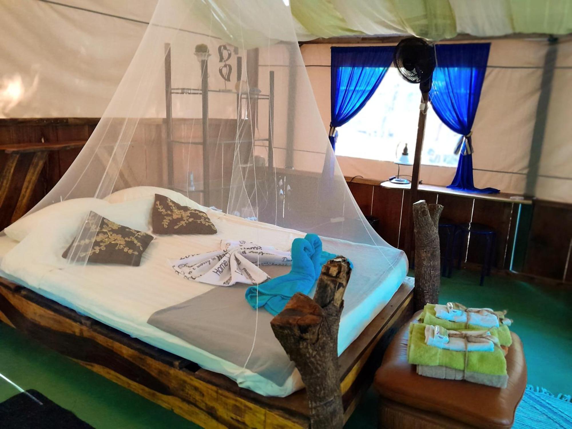 Fully Furnished Family Jungle Tent, Latino Glamping Пакера Экстерьер фото